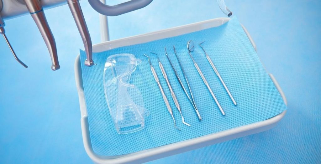متداول ترین ابزارهای دستیار دندان چیست؟
