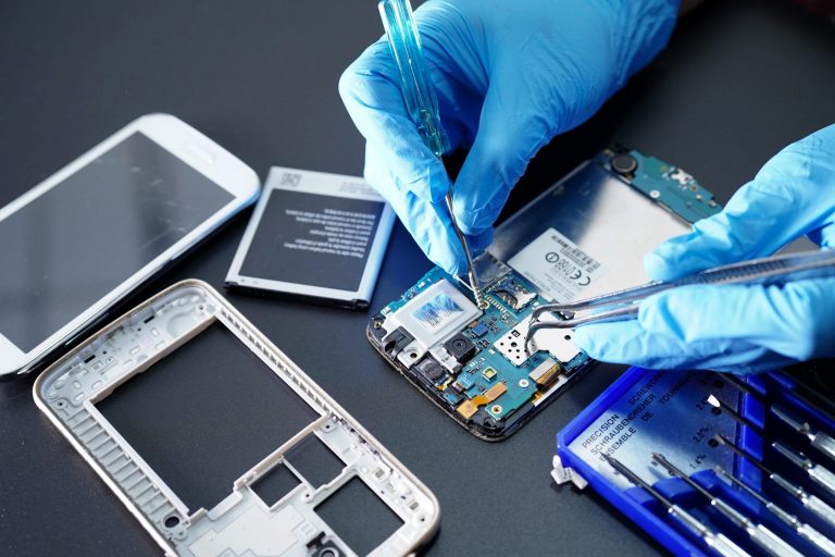 بهترین آموزشگاه تعمیرات موبایل در قزوین کجاست؟